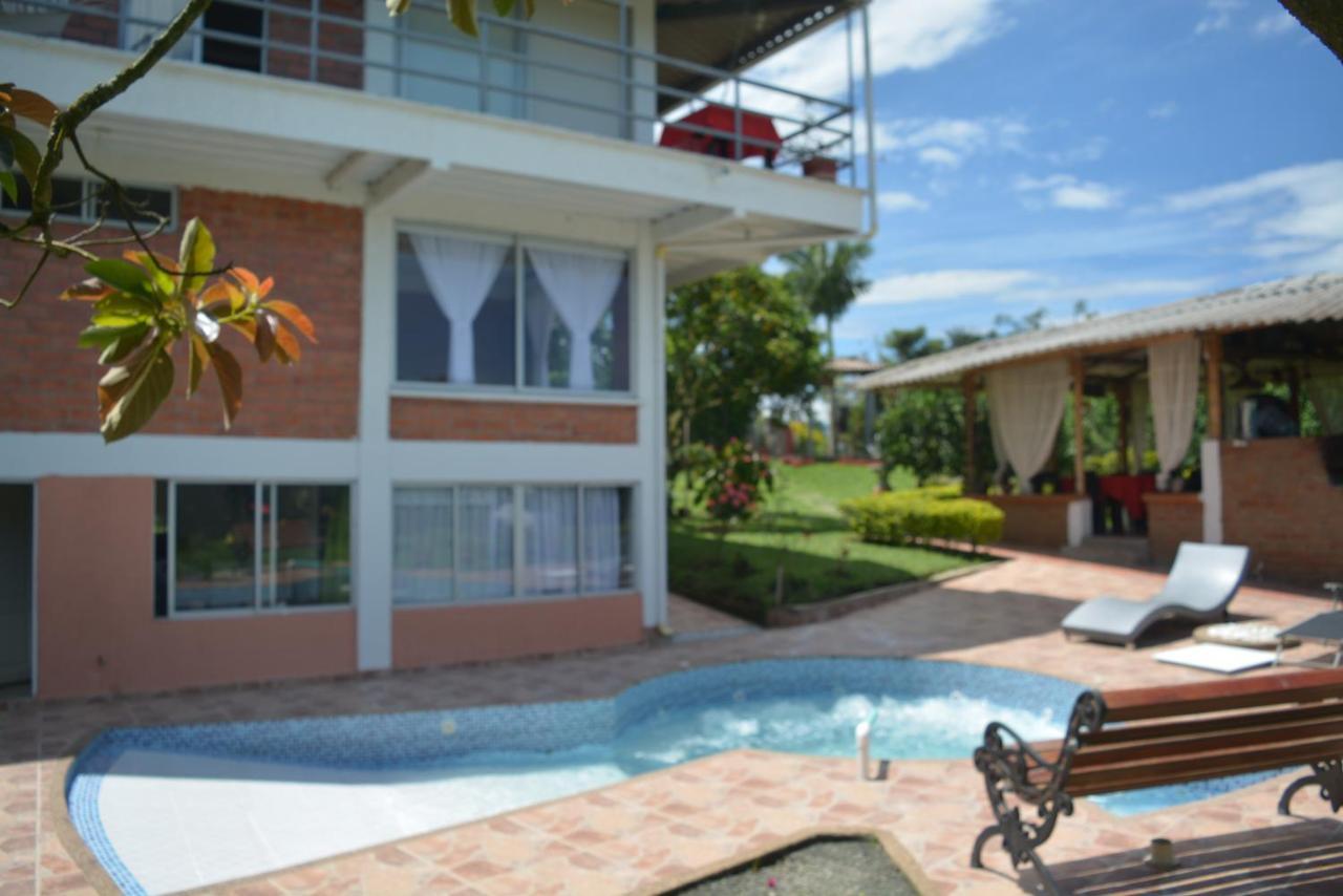 Hotel Campestre Sueno Del Abuelo Pereira Exteriör bild