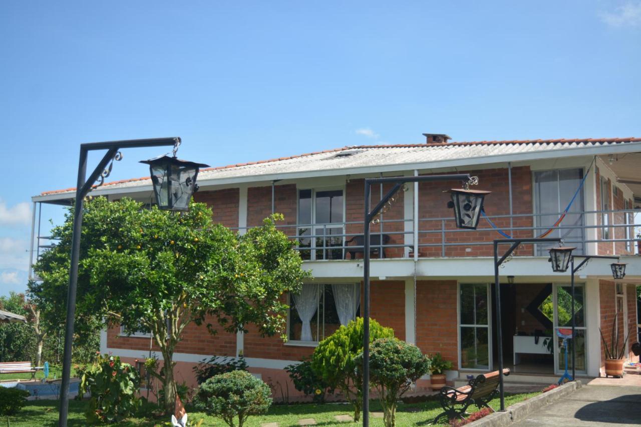 Hotel Campestre Sueno Del Abuelo Pereira Exteriör bild