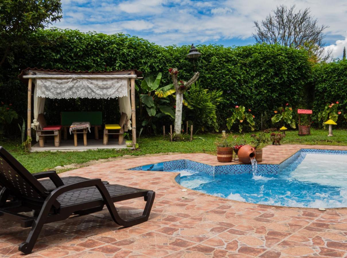 Hotel Campestre Sueno Del Abuelo Pereira Exteriör bild