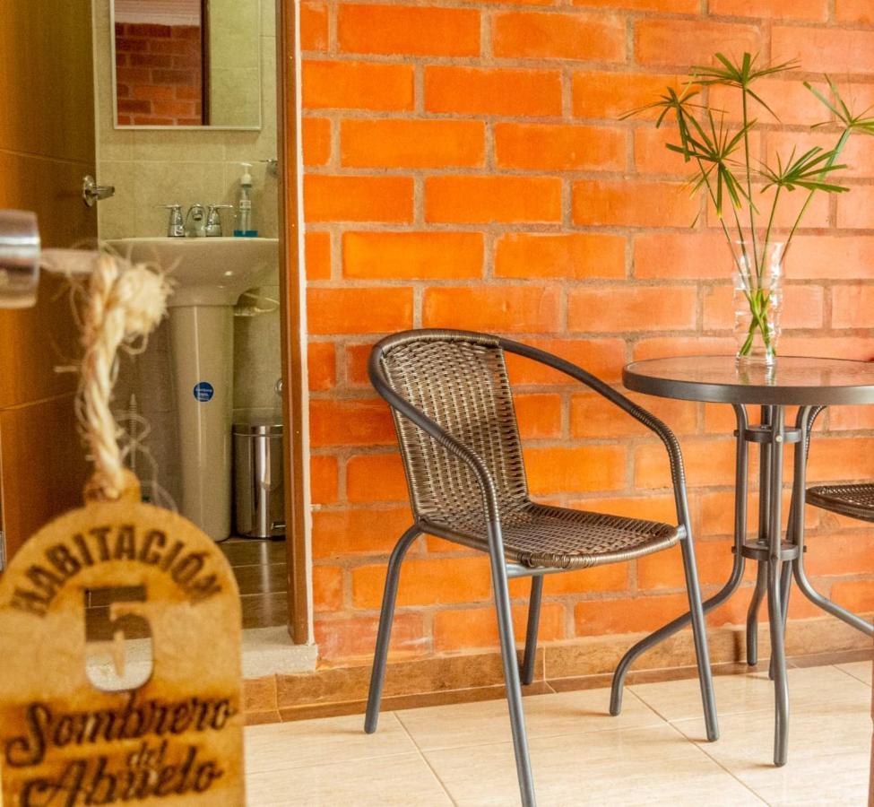 Hotel Campestre Sueno Del Abuelo Pereira Exteriör bild